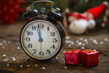 Noel arka plan üzerinde Vintage çalar saat
