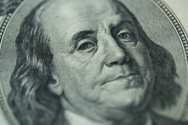 Benjamin Franklin'in portresi yüz dolarlık banknot üzerinde