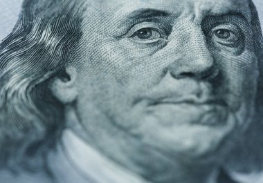 Benjamin Franklin'in portresi yüz dolarlık banknot üzerinde