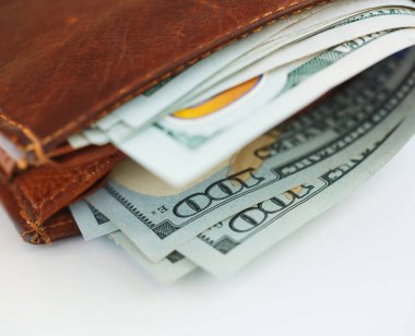Kahverengi deri cüzdan ABD dolar para ile