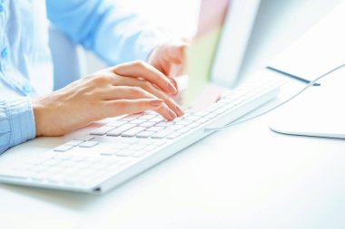 Klavyede yazarak işçisi kadın ofis