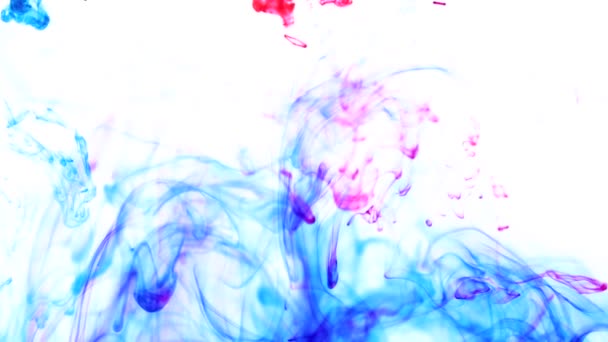 Σταγόνα χρώμα υποβρύχια δημιουργώντας ένα υφασματεμποριών μεταξιού. Μελάνι στροβιλίζονται υποβρύχια — Αρχείο Βίντεο