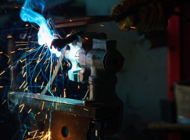 Metal için kaynak işlemi