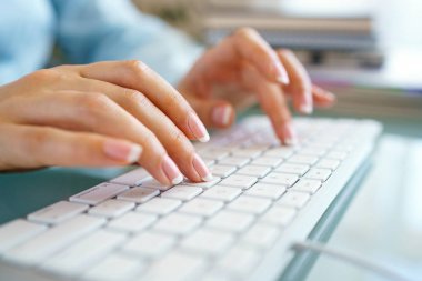 Klavyede yazarak işçisi kadın ofis