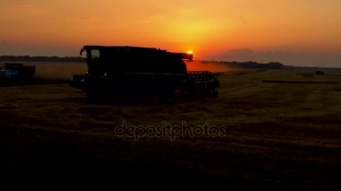Makineleri hasat hasat batımında sonra alan bırakır.
