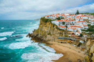 Azenhas do Mar, Sintra, Portekiz kıyı kasabası