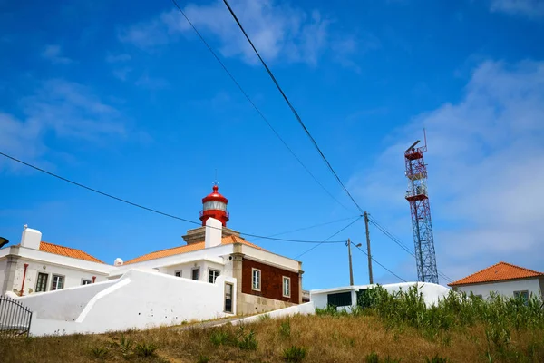 Faro rosso a Capo Cabo Da Roca, Portogallo — Foto Stock