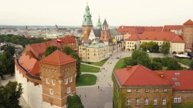 Wawel Kalesi Krakow tarihi merkezi tepelerden görüntülemek