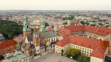 Wawel Kalesi Krakow tarihi merkezi tepelerden görüntülemek