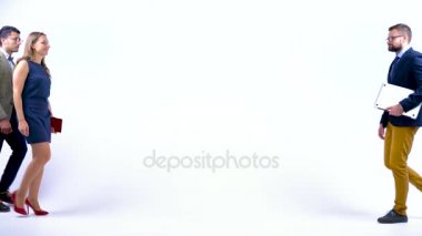 Grup üç iş ortakları birbirine studio karşılama el sallamak