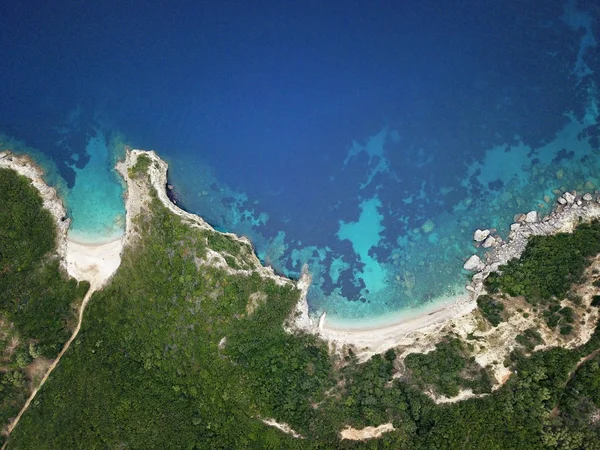 Pantai Picturesque di pulau Corfu. Indah lanskap laut — Stok Foto