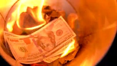 Çöp yakma dolar yakın çekim yapabilirsiniz