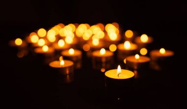 yanan mumlar ile sığ derinlik-in tarla