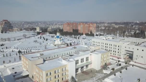 Widok z wysokości sypialni miasta. Mieszkań socjalnych — Wideo stockowe
