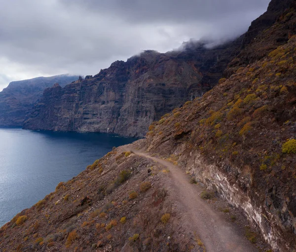 Los Gigantes Cliffs on Tenerife overcast, Κανάριοι Νήσοι, Ισπανία Εικόνα Αρχείου