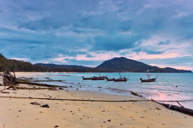 kasvetli tropikal günbatımı