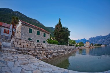 küçük kasabasında gece