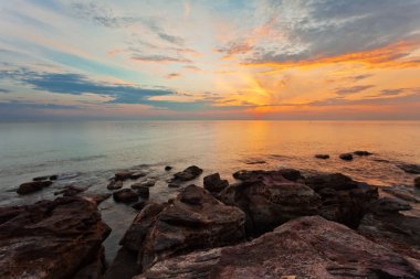 Gün batımında plaj 