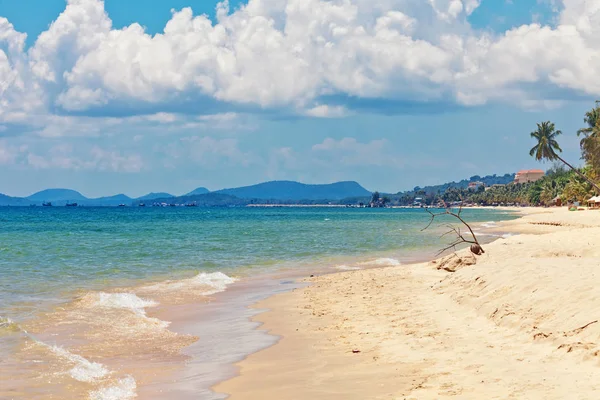 Egzotyczna plaża tropikalna. — Zdjęcie stockowe