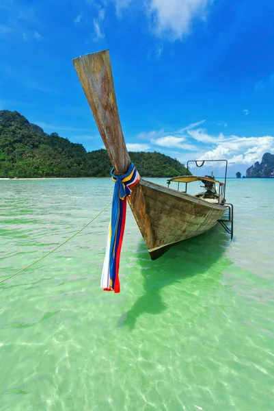 Barcos no mar tropical — Fotografia de Stock