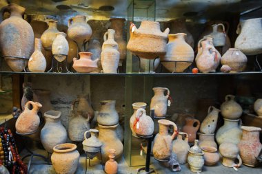 Shop antika kil ve seramik kaplar