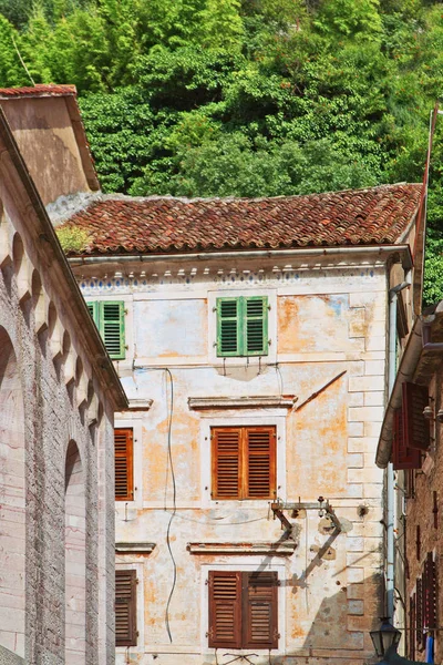 Straat in oud Kotor — Stockfoto