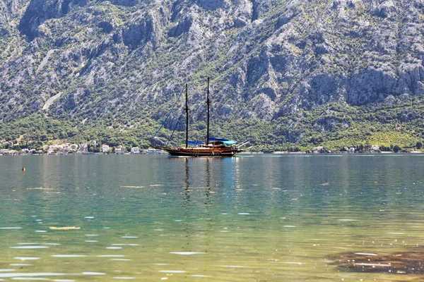 Yacht at sea — Stock Photo, Image