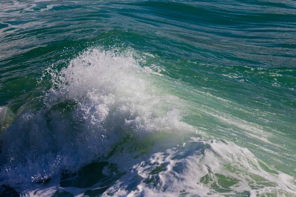 Wave in stormy ocean — Stock Photo, Image