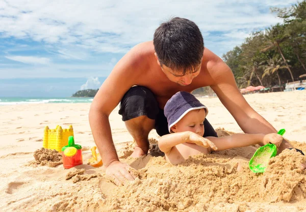 Jouer dans le sable — Photo