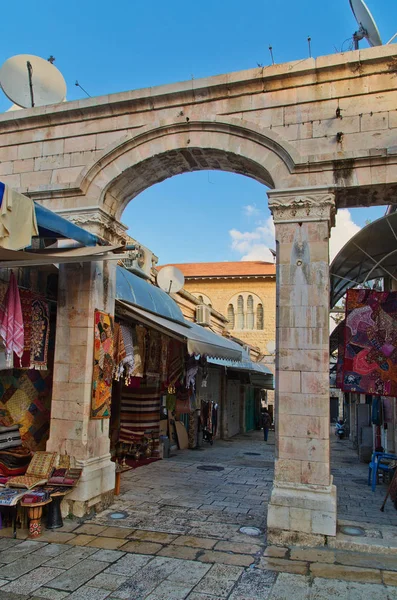 Portão medieval leva ao Bazar Aftimos — Fotografia de Stock