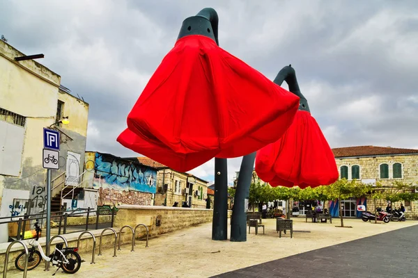 Street installation in the form of tulips in Jerusalem — Stock Photo, Image