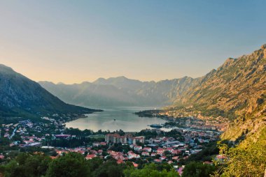 Deniz günbatımı manzara