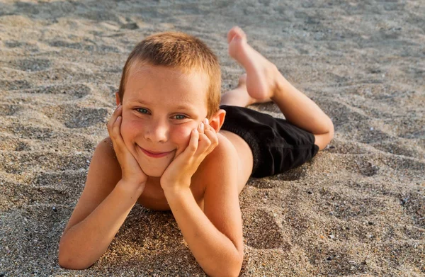 Zonnebaden jongen portret — Stockfoto