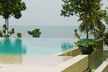  havuzda küçük tesisi