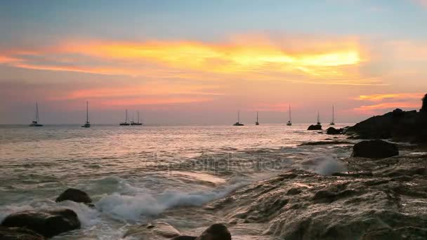 Tropical beach at sunset. — Stock Video