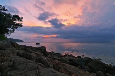 kasvetli tropikal günbatımı