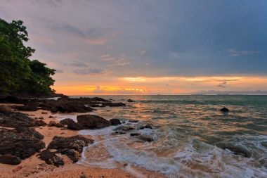 kasvetli tropikal günbatımı