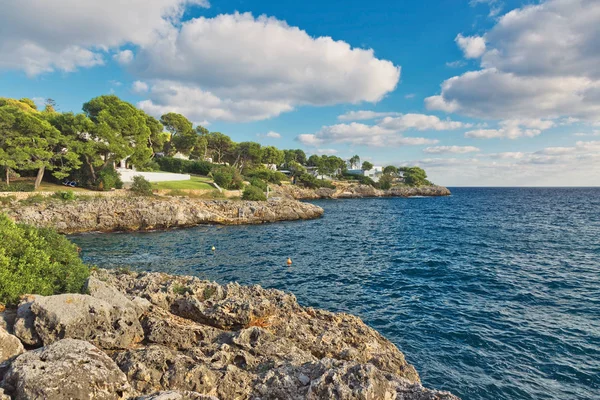 Bella baia spiaggia turchese mare water.Mallorca Isola — Foto Stock