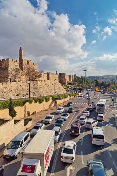 Jaffo ulice provoz v Jeruzalémě — Stock fotografie