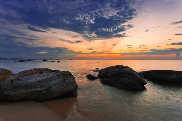 Stranden vid solnedgången — Stockfoto
