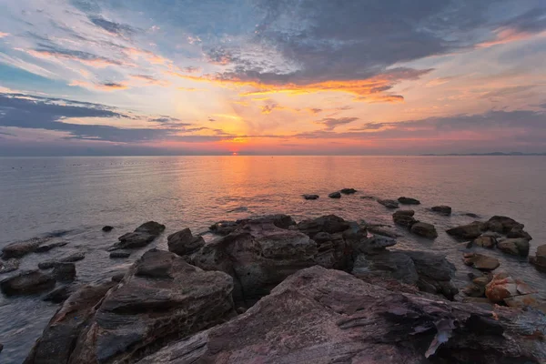 Strand bij zonsondergang — Stockfoto