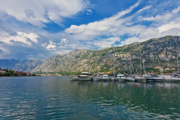 Adriatischer Yachthafen — Stockfoto