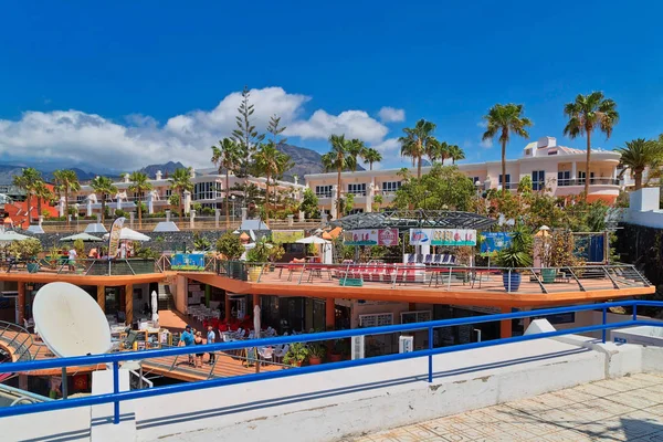 Edifícios de infra-estrutura turística na praia de Colón na Costa — Fotografia de Stock