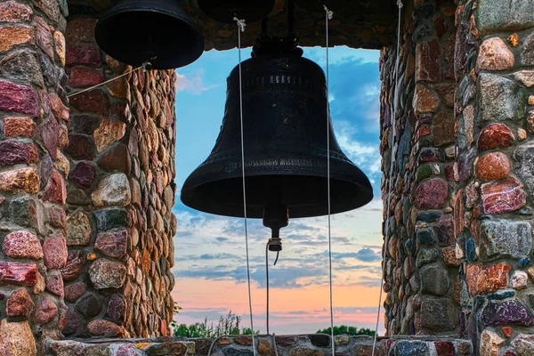 Стародавні церковні дзвони — стокове фото