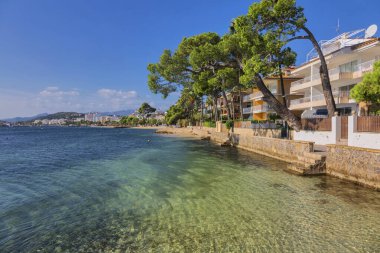 Deniz kenarında gezinmek için. Mallorca