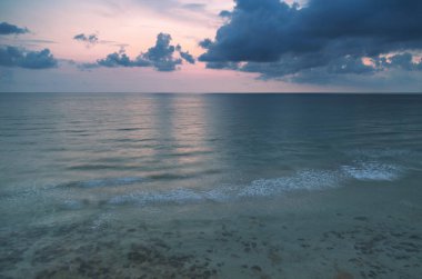 kasvetli tropikal günbatımı