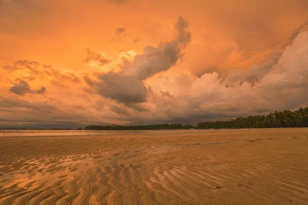 Tropical Beach Ebb Time Sunset Background Nai Yang Beach Phuket — Stock Photo, Image