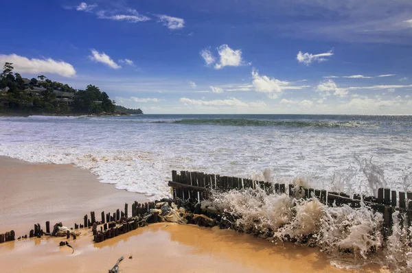 Prachtig Tropisch Strand Met Uitzicht Zee Schoon Water Blauwe Lucht — Stockfoto