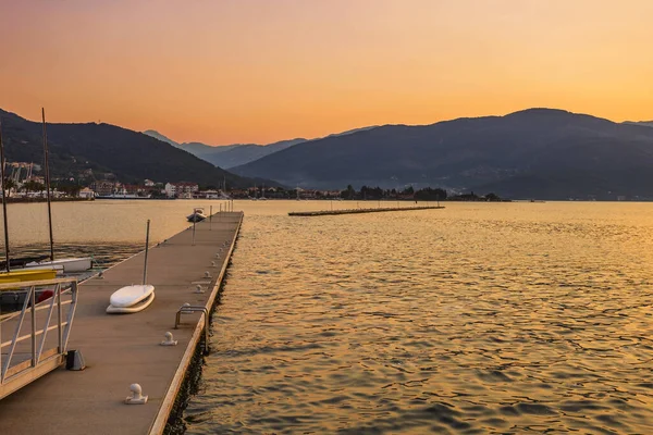Zachód Słońca Tle Gór Zatoka Kotors Czarnogóra — Zdjęcie stockowe