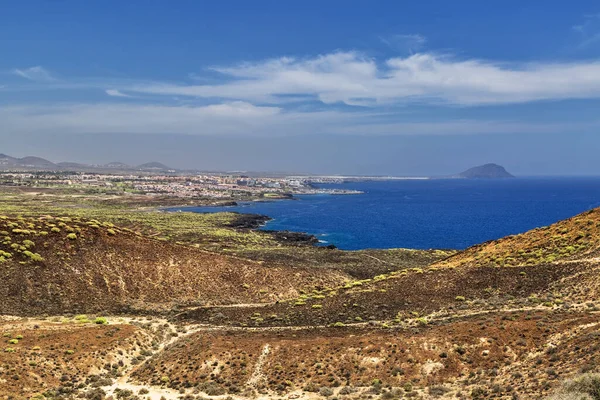 Uitzicht Bergen Zee Onder Blauwe Hemel Tenerife Canarische Eilanden Spanje — Stockfoto